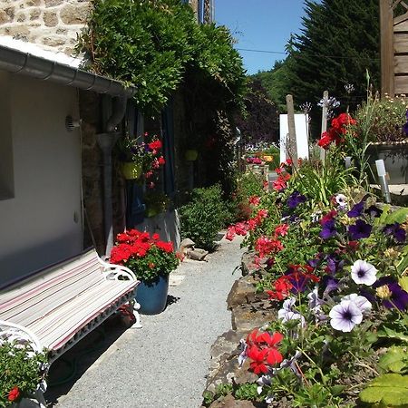 Au Bon Accueil Bed & Breakfast Saint-Marcan Exterior photo