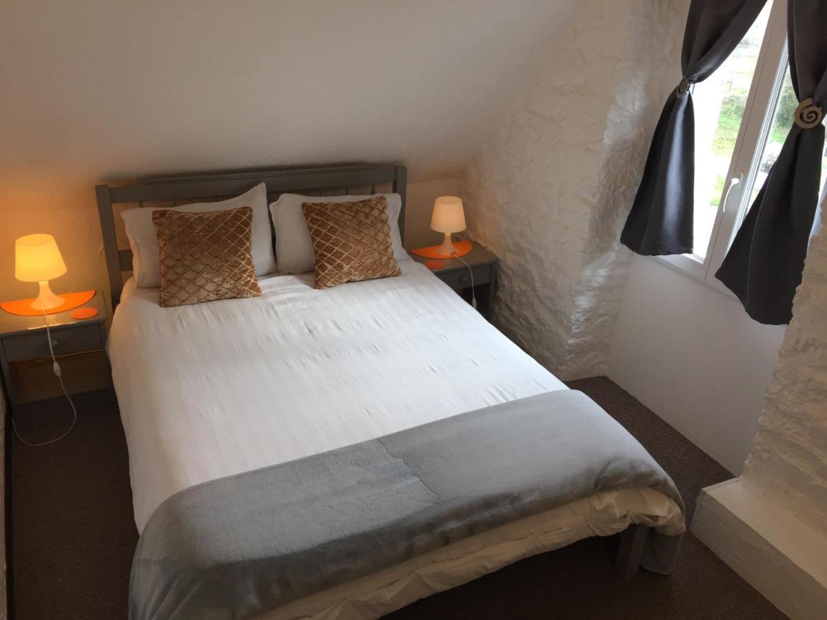 Au Bon Accueil Bed & Breakfast Saint-Marcan Exterior photo